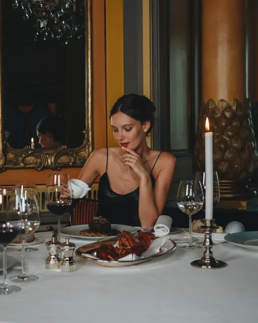 Badrutts Palace Food And Beverage Restaurants Le Relais Woman Dining