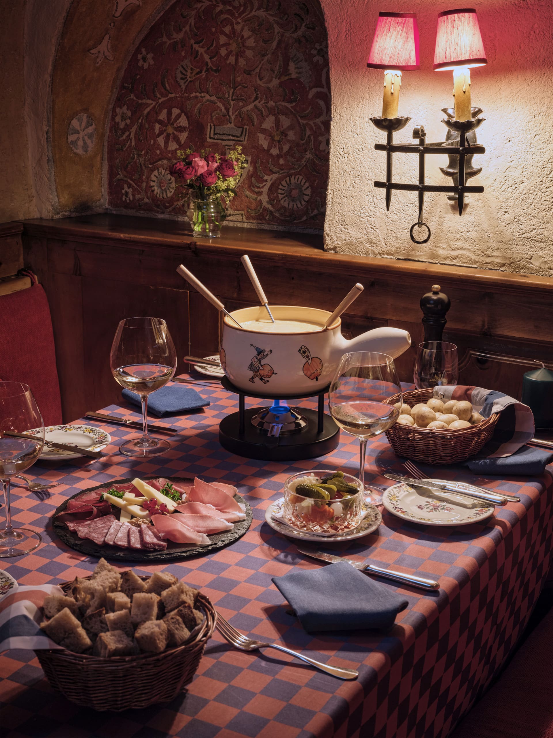 Badrutts Palace Food And Beverage Restaraurants Chesa Veglia Carigiet Fondue Stuebli Interior Table Decoration Fondue