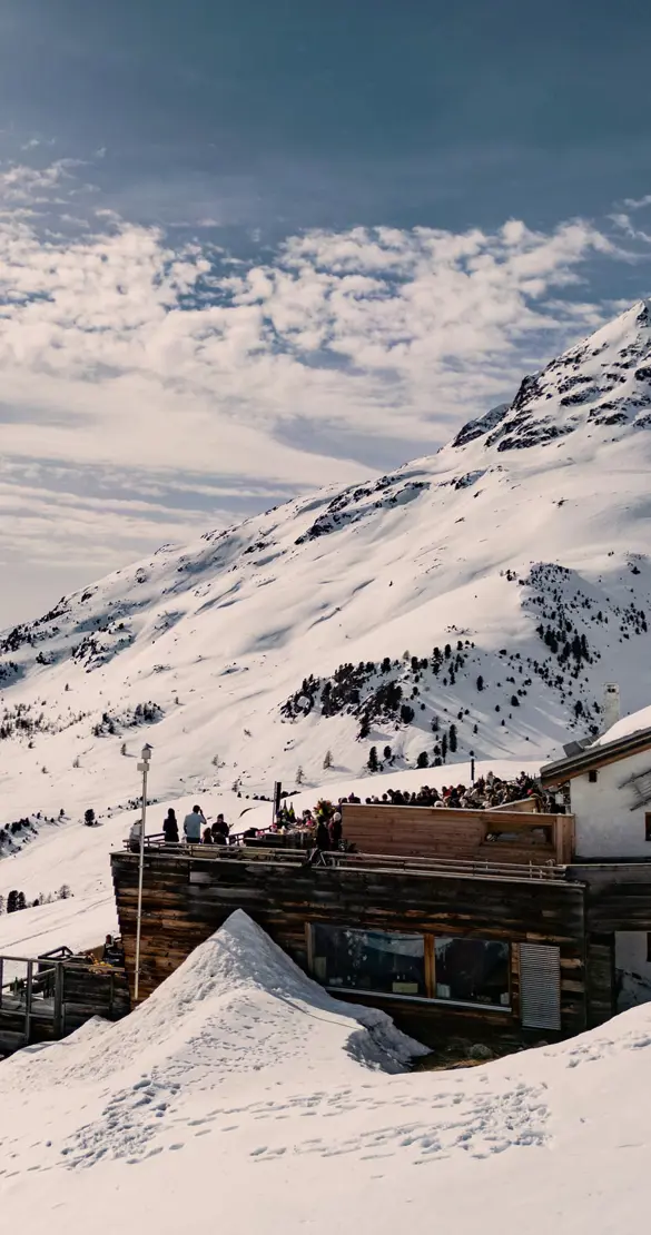 Badrutts Palace Food And Beverage Restaurants Clubs Paradiso Mountain Club Exterior Mountain View Snow Winter
