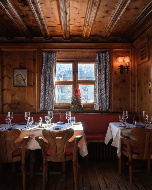 Badrutts Palace Food And Beverage Restaurants Chesa Veglia Patrizier Stuben Interior Table
