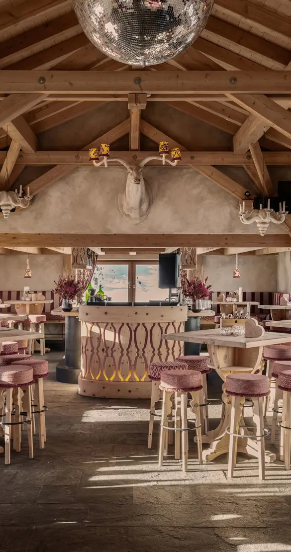 Badrutts Palace Food And Beverage Restaurants Clubs Paradiso Mountain Club Indoor Restaurant Bar