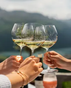 Badrutts Palace Food And Beverage Restaurants Clubs Paradiso Mountain Club Cheers