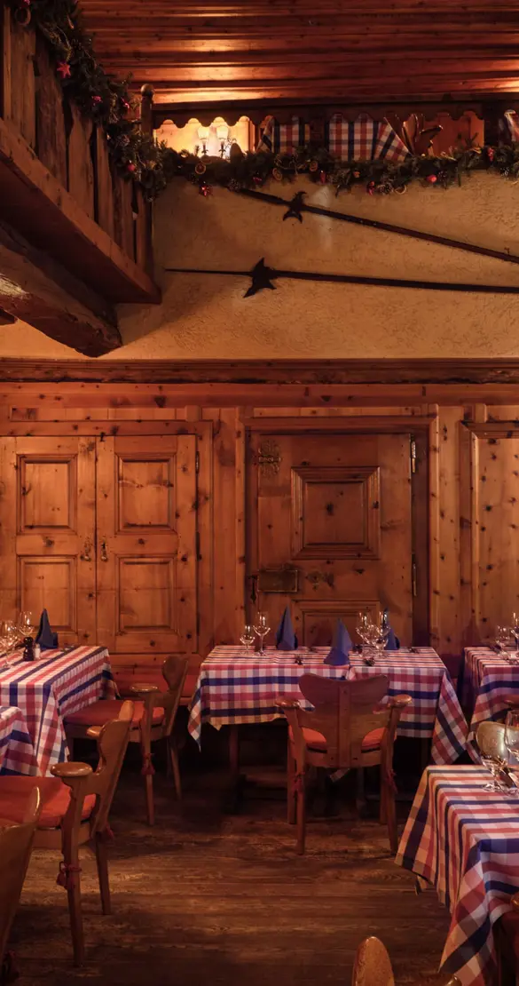Badrutts Palace Food And Beverage Restaurants Chesa Veglia Pizzeria Heuboden Interior Venue