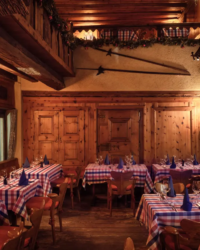 Badrutts Palace Food And Beverage Restaurants Chesa Veglia Pizzeria Heuboden Interior Venue