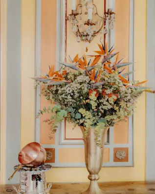 Badrutts Palace Food And Beverage Restaurants Le Relais Detail Decoration Flowers