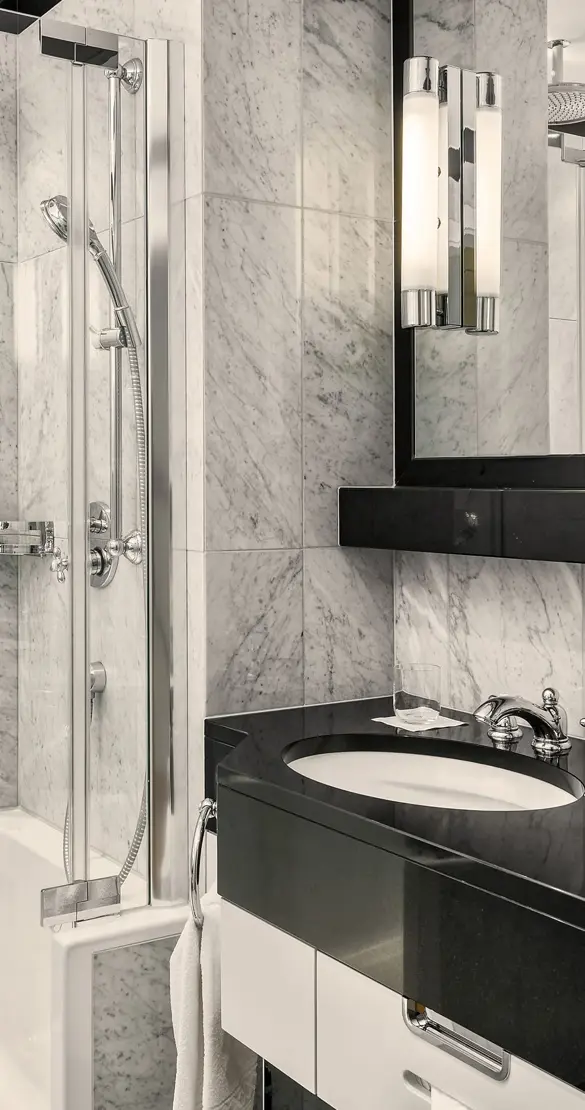 Badrutts Palace Rooms Deluxe Double Room Lake View Bathroom