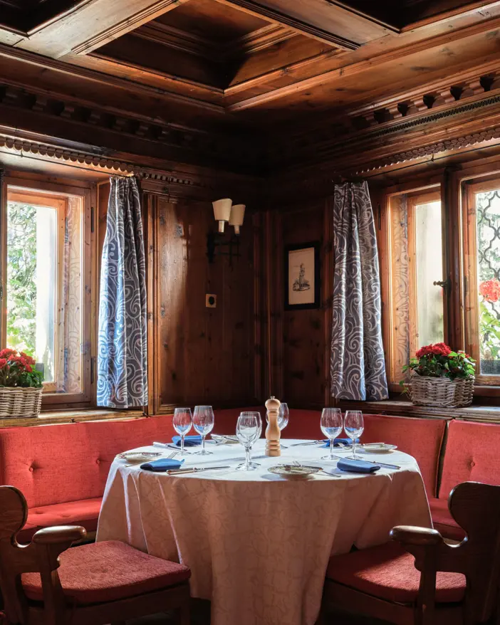 Badrutts Palace Food And Beverage Restaurants Chesa Veglia Patrizier Stuben Table Setting Summer