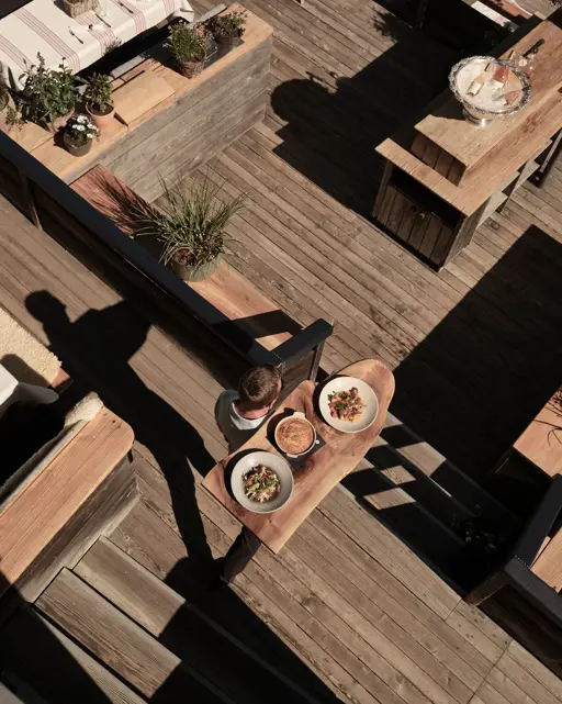 Badrutts Palace Food And Beverage Restaurants Clubs Paradiso Mountain Club Exterior Waiter