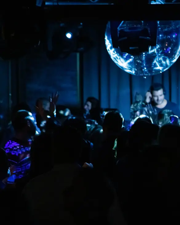 Badrutts Palace Food And Beverage Restaurants Clubs Bar Kings Social House Bar Dancing