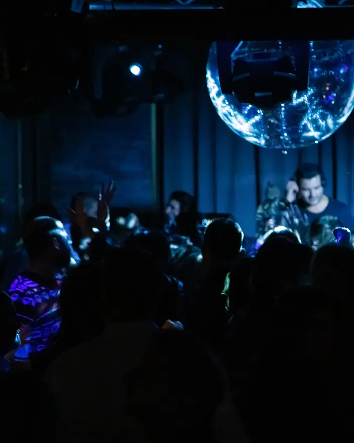 Badrutts Palace Food And Beverage Restaurants Clubs Bar Kings Social House Bar Dancing