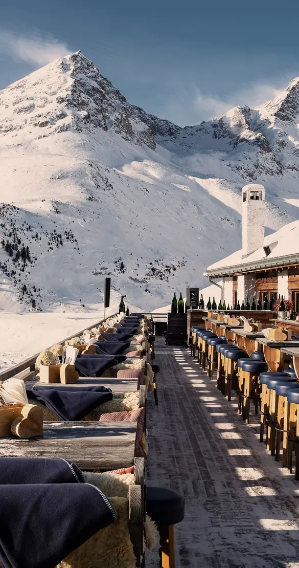 Badrutts Palace Food And Beverage Restaurants Clubs Paradiso Mountain Club Exterior Mountain View Snow