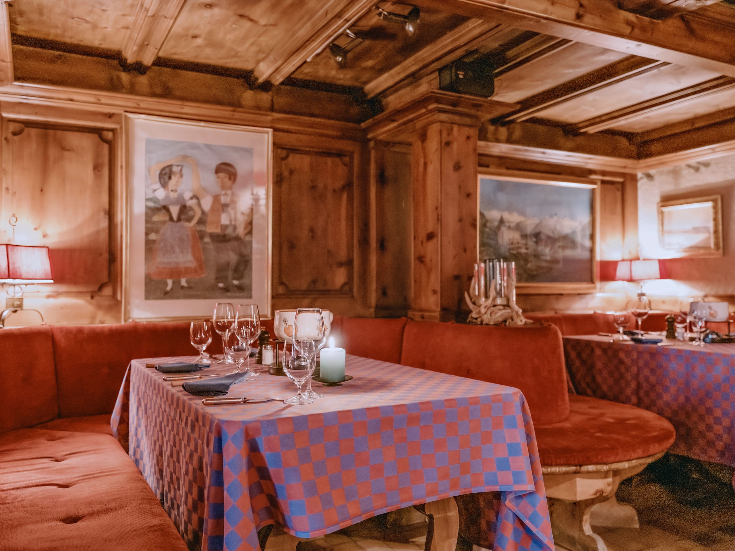 Badrutts Palace Food And Beverage Restaraurants Chesa Veglia Carigiet Fondue Stuebli Interior 2