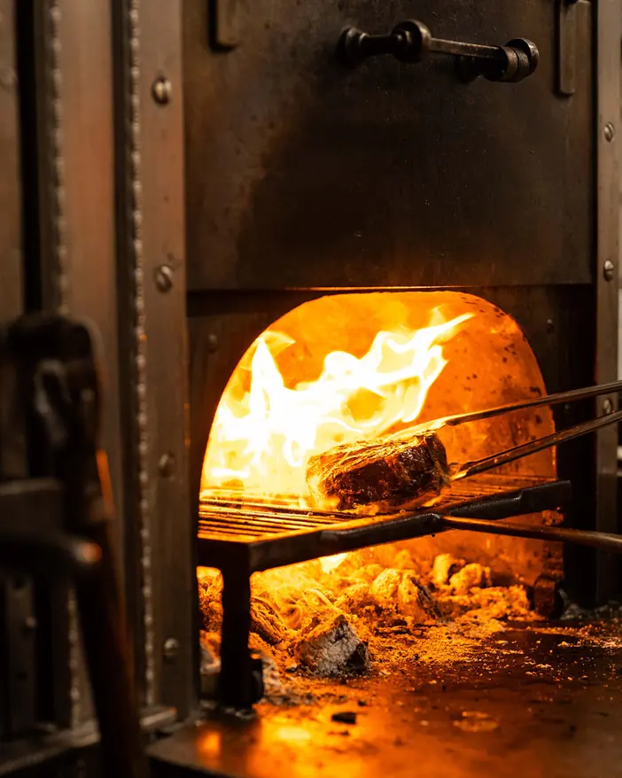 Badrutts Palace Food And Beverage Restaurants Clubs Bar Kings Social House Oven